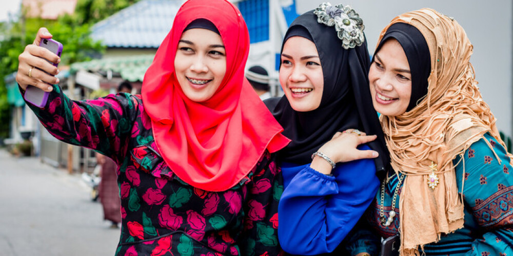 Malaizijā aiztur 31 sievieti, kas izaicinoši ģērbusies ramadāna laikā