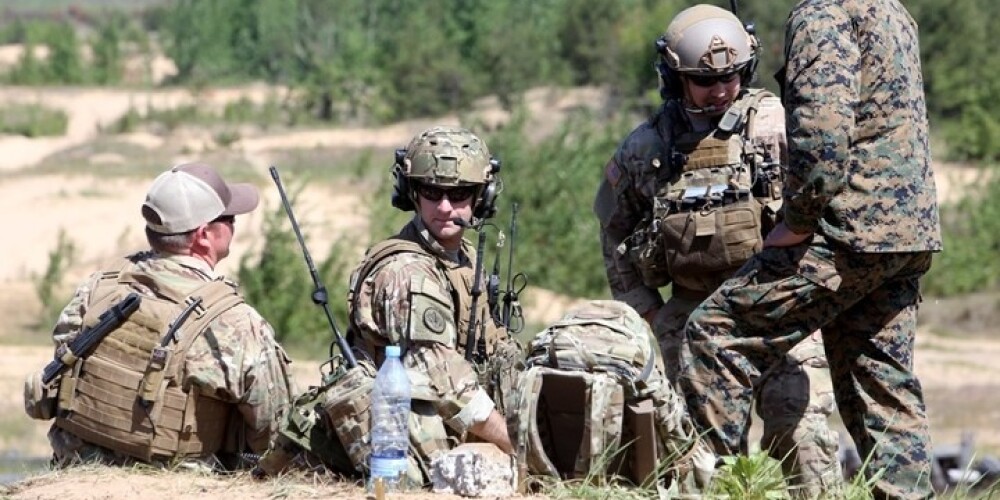 NATO nolemj Latvijā izvietot pastāvīgu kaujas grupu, kas aizsargātu no Krievijas