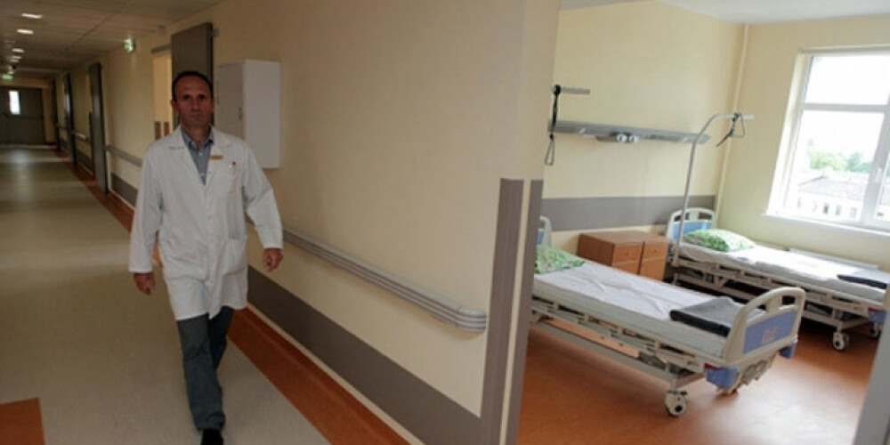 Tiesa Jelgavas slimnīcas vadītājam Ķipuram piespriež 5550 eiro sodu