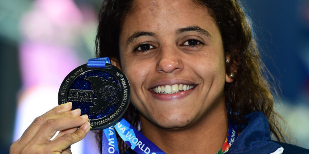 Pasaules rekordiste peldēšanā Medeiruša pieķerta dopinga lietošanā