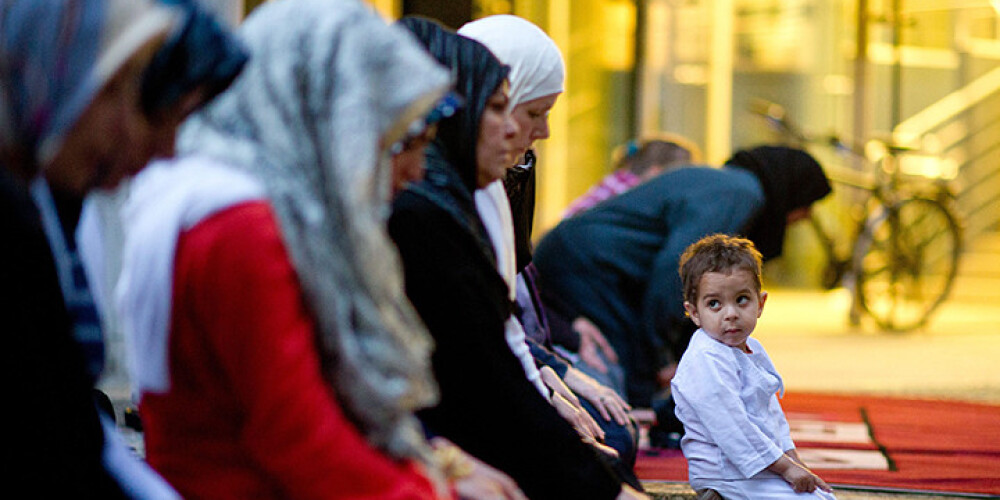 Puse Vācijas turku islāmu vērtē augstāk par valsts likumiem