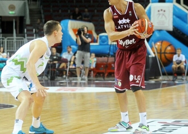 No basketbola izlases kandidātu saraksta svītroti divi čempioni