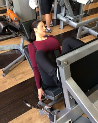 Инна прилагает много усилий для того, чтобы оставаться в форме