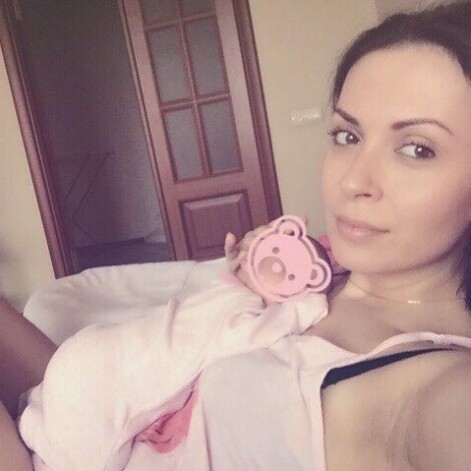 Татьяна Богачева делится трогательными фото с малышкой