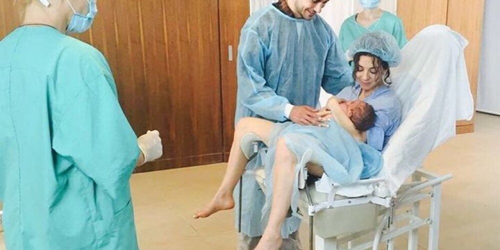 Солистка группы «Винтаж» шокировала снимком с новорожденным малышом