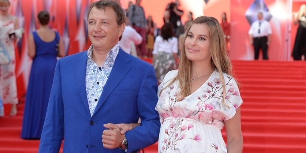 Марат Башаров вывел на красную дорожку беременную возлюбленную