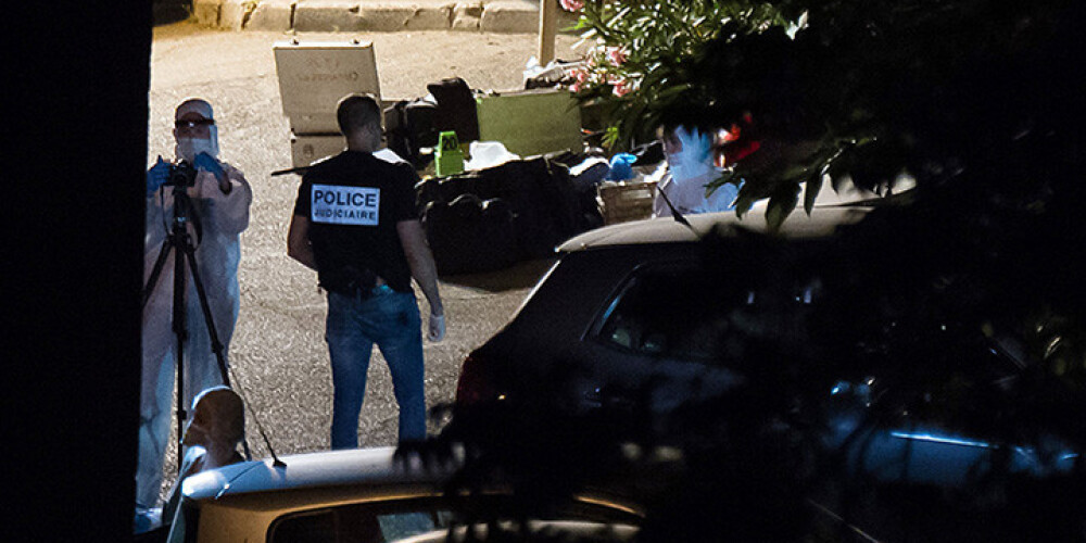 Apšaude Marseļā, autostāvvietā nogalināti 2 vīrieši un ievainota pusaudze. FOTO