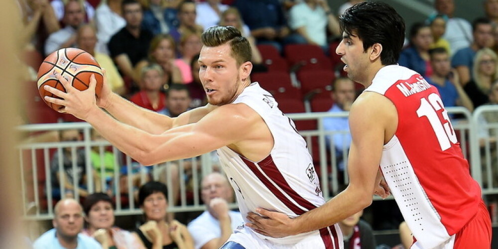 Latvijas vīriešu basketbola izlase pēdējā pārbaudes spēlē pirms olimpiskās kvalifikācijas sakauj Irānu