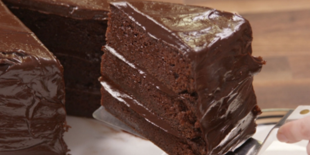 Šokolādes kūka - bezlaktozes recepte bērnu ballītei