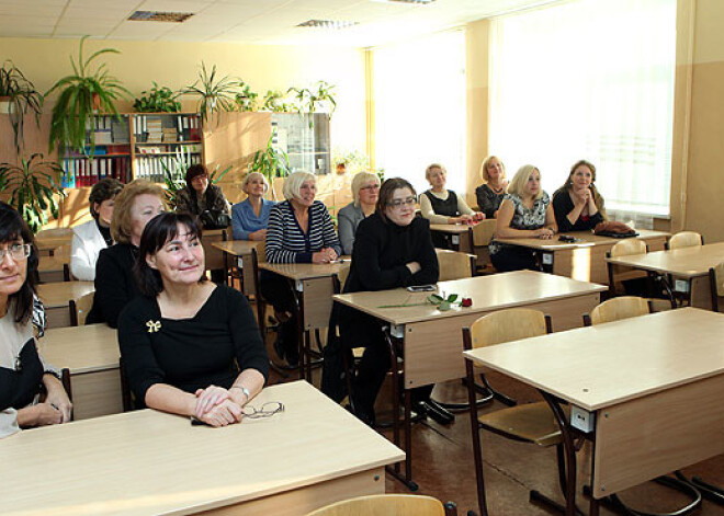 Ko dāvināt savai mīļajai skolotājai izlaidumā? Atbild viņas pašas