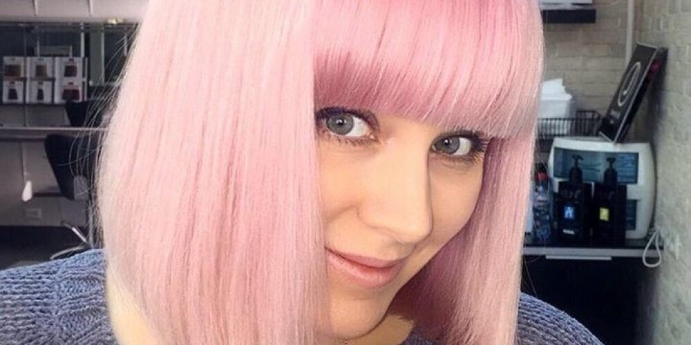 42-летняя Натали покрасила волосы в розовый цвет