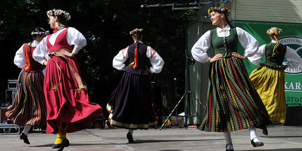 Seši Rīgas kolektīvi piedalīsies VIII Starptautiskajā tautas deju festivālā "Sudmaliņas"