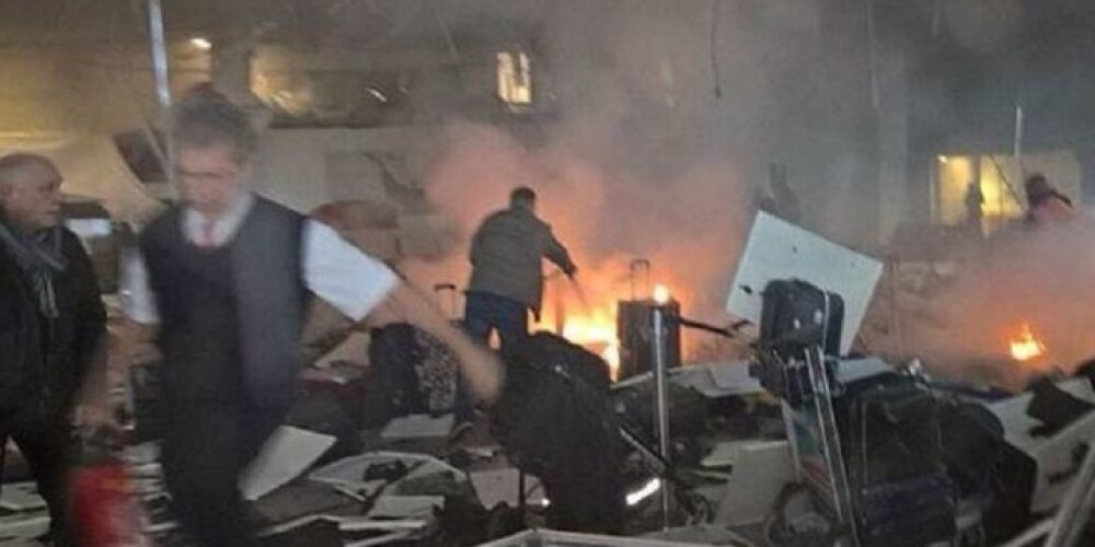 Stambulas lidostā teroraktu sarīkojušie uzbrucēji plānojuši sagrābt ķīlniekus