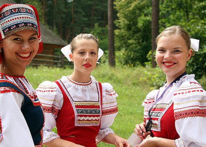 Tautas deju festivāla "Sudmaliņas" laikā automašīnas nedrīkstēs apstāties Barona ielā