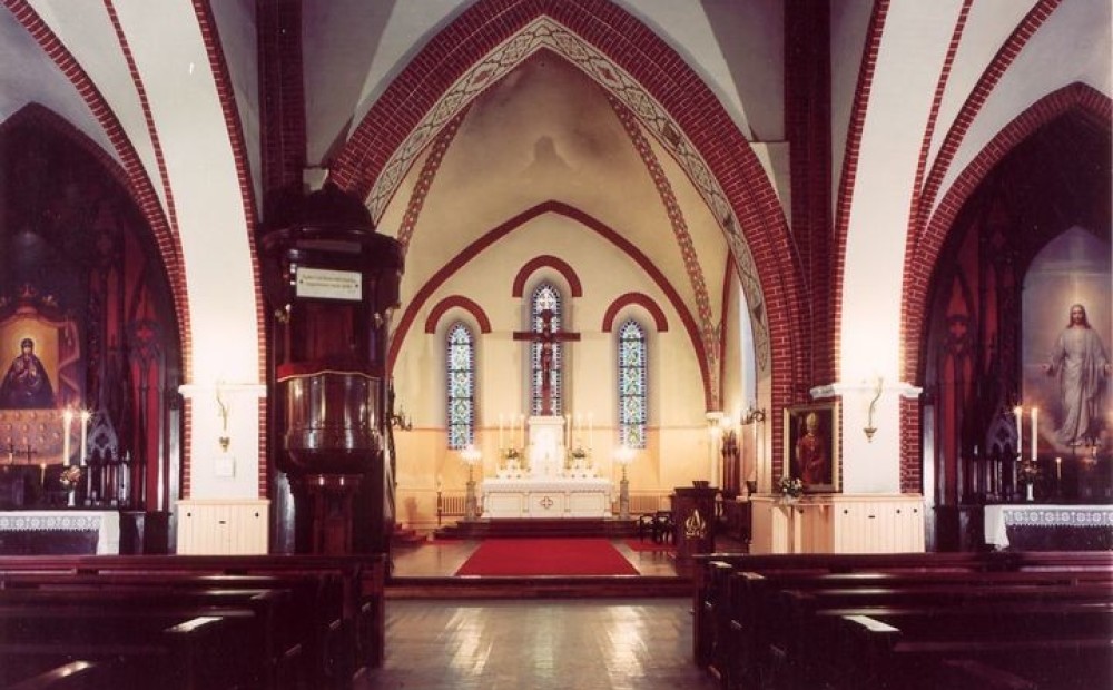 Фото католической церкви внутри