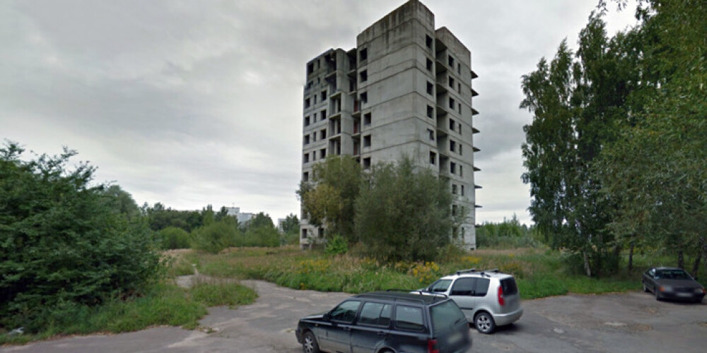 Pašnāvnieku nams Jelgavā jau 20 gadus biedē pilsētniekus. VIDEO