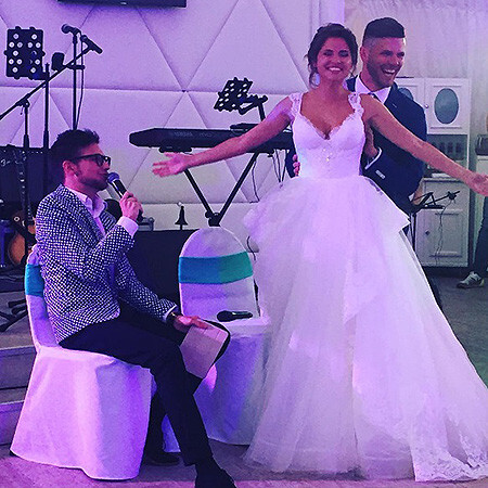 Судя по всему, свадьба была веселой!