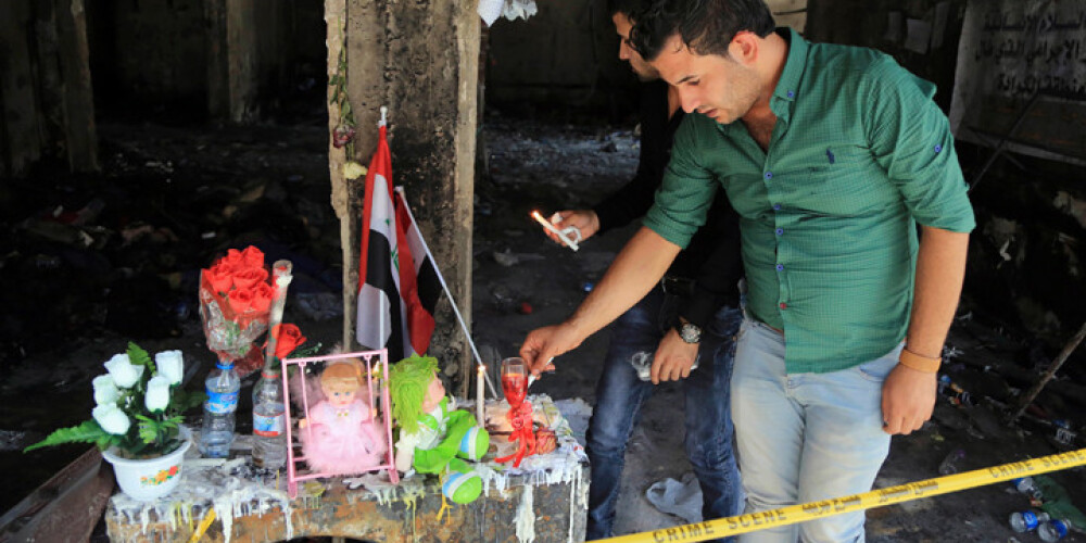 "Islāma valsts" turpina asiņainos uzbrukumus Irākā, šiītu svētnīcā nogalināti 37 cilvēki