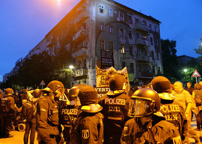 Berlīnē notikusi vardarbīgākā demonstrācija pēdējā piecgadē, ievainoti 123 policisti