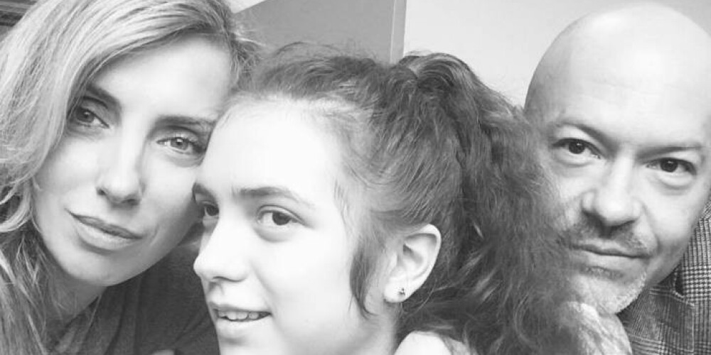 После нападок поклонников Бондарчук поставила фото с дочерью на аватар