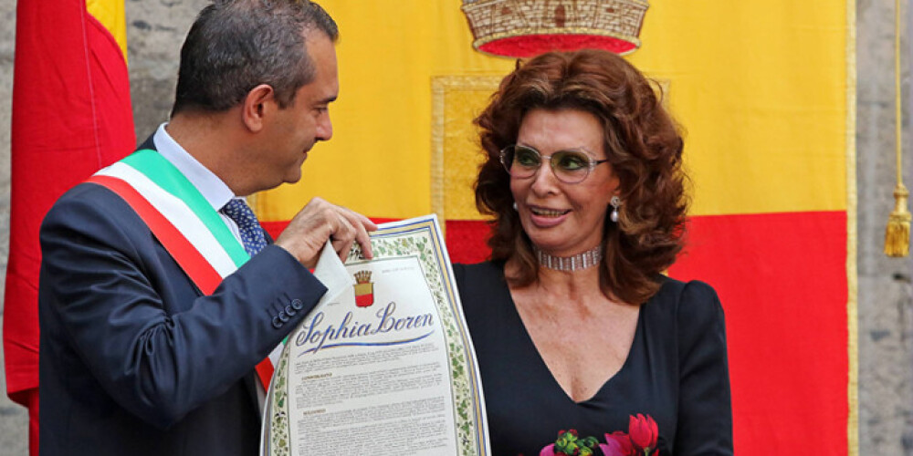Софи Лорен удостоили звания почетного гражданина Неаполя
