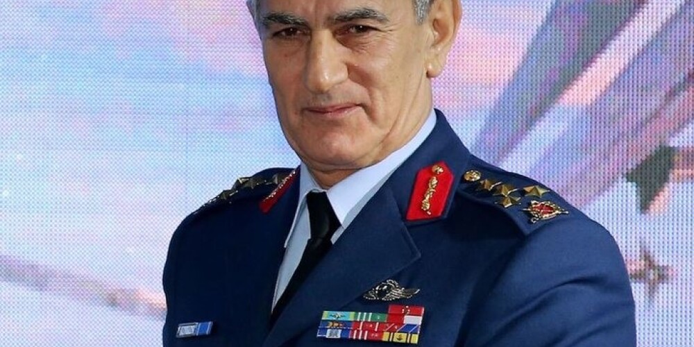 Bijušais Turcijas gaisa spēku komandieris neatzīstas puča plānošanā