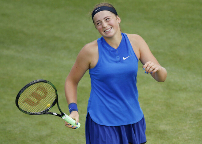 Aļona Ostapenko Amerikā zaudē 17 gadus vecai tenisistei