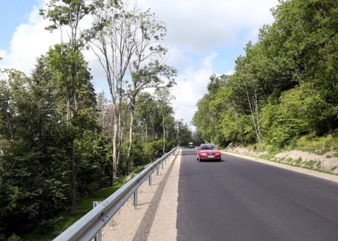 Šogad tikšot uzlabots stāvoklis 1200 kilometros valsts galveno autoceļu