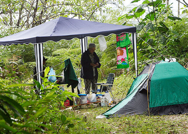 Pikniks ar telti un grilu. Latvijas pilsētām šiem priekiem ir katrai savi noteikumi