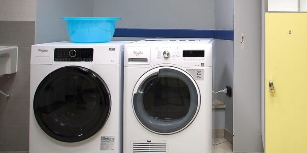 Brazīlijas futbola izlases viesnīcas veļas mazgātavā atrod paslēpušos fanu