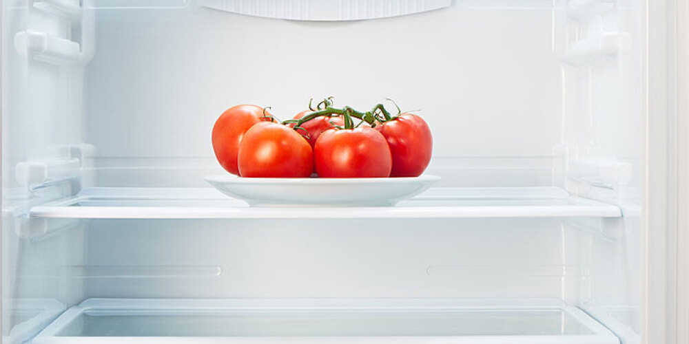 Продукты, которые нельзя хранить в холодильнике, в том числе хлеб, помидоры, авокадо и пирожные