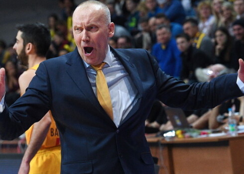 Rims Kurtinaitis tiek uzskatīts par vienu no emocionālākajiem, skarbākajiem un prasīgākajiem treneriem Eiropas basketbolā.