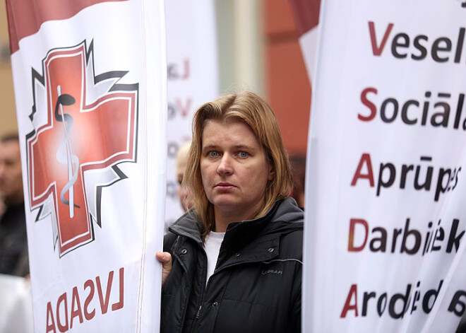 Mediķu arodbiedrība jau atkal apsver protesta akcijas rīkošanu