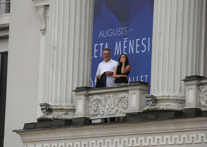 2016. gada 4. augustā Latvijas Nacionālajā operā un baletā notika Mihaila Barišņikova monoizrāde "Vēstule cilvēkam". To apmeklēja daudzi sabiedrībā zināmi ļaudis.