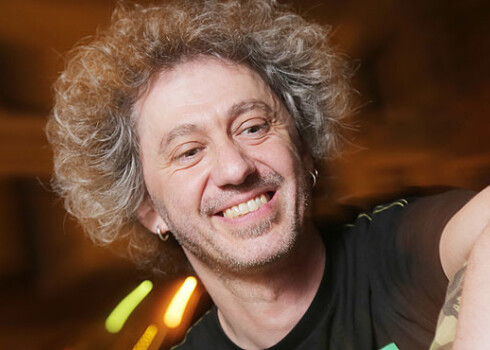 Horens un modes mākslinieks Dāvids ir sen pazīstami, tomēr starp vecajiem čomiem šoreiz izvēršas visai asa vārdu pārmaiņa.