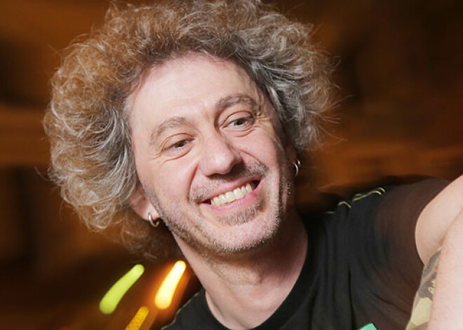 Horens pie friziera vairs neiet un strādāt negrasās: "Strādā tikai lohi"