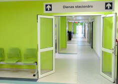 Pēc veiktajām pārbaudēm un neatliekamās medicīniskās palīdzības jaunieši uzreiz devušies mājās.