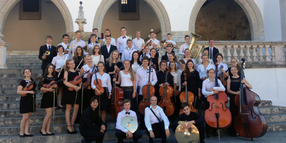 Rīgas svētkos jauniešu simfoniskais orķestris aicina uz koncertu "Jums, Maestro!"