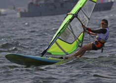 Sestajā braucienā Birzule no sākuma bija starp atpalicējām, bet pēc tam pakāpās uz 23.vietu. Tomēr līdz finišam Latvijas burātāja zaudēja trīs pozīcijas un finišēja pēdējā, ķīnietei Čeņai Peinai zaudējot teju astoņas minūtēs.