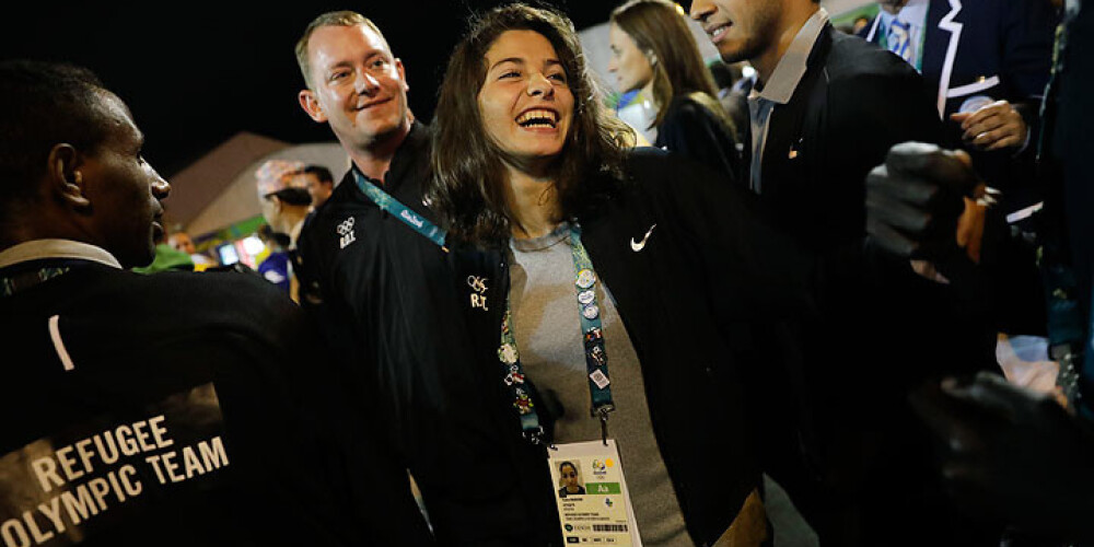 Bēgļu komandas karognesēja iepriecināta par iespēju startēt olimpiskajās spēlēs