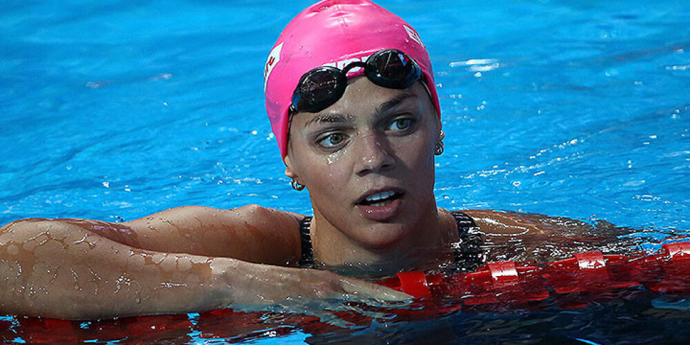 Skandalozā peldēšanas skaistule Jefimova: "Politiķi nezina, kā uzveikt Krieviju, un izmanto sportistus"