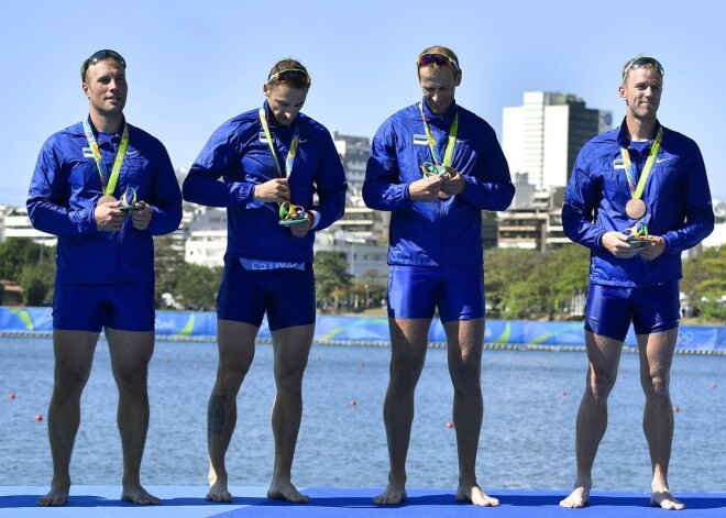 Igaunijas vīru pārairu četrinieks ceturtdien Riodežaneiro olimpiskajās spēlēs izcīnīja bronzas medaļu, kļūstot par pirmo Baltijas valsti, kas Olimpiādē tikusi pie godalgas. Igaunijas izlases sastāvā startēja Andrejs Jamsa, Allars Raja, Tonu Endreksons un Kaspars Taimso.