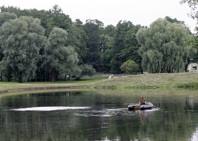 Rīgā no ūdenskrātuves izcelts noslīkušais