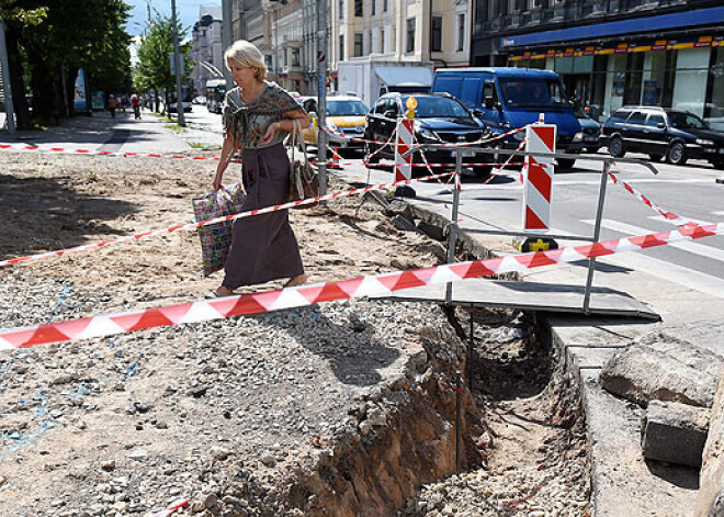 Būvnieki sola lielāko daļu remontdarbu Rīgas ielās pabeigt līdz 31.augustam