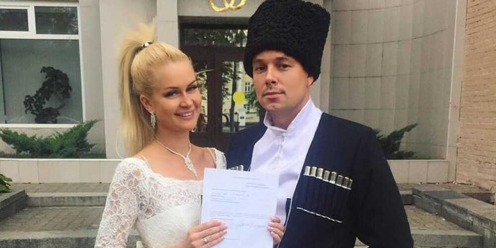 Марина Африкантова и Андрей Чуев подали заявление в ЗАГС