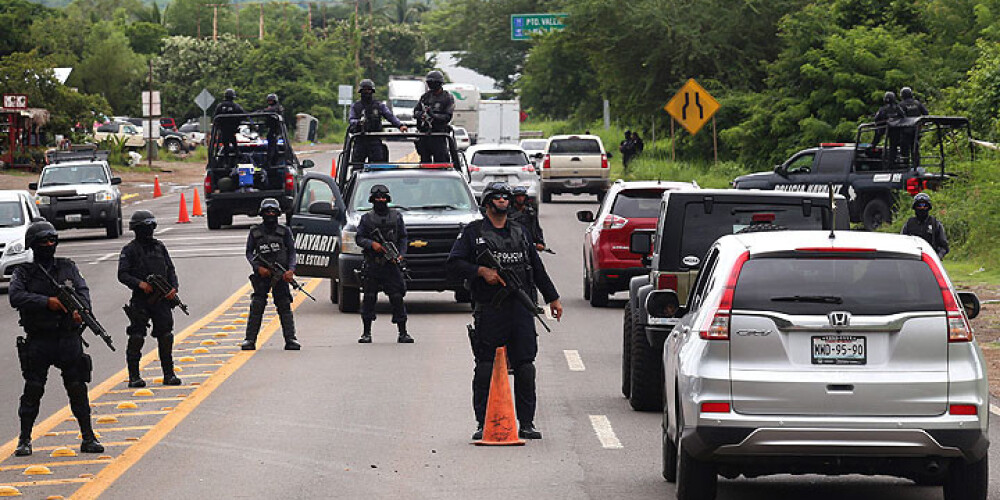 Meksikas policija reidā pret narkotirgoņiem tīši noslepkavojusi 22 civiliedzīvotājus