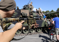 Lielāko interesi izraisījis ASV tanks un iespēja slēgtā teltī iemēģināt šaušanu ar mācību munīciju.