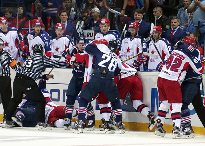 KHL sezona sākas ar asumiem un CSKA zaudējumu Magņitogorskā