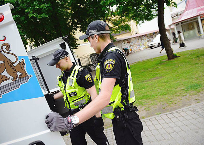 Dienas dīvainākā ziņa. Ieskurbušu mīlnieku sāga pie lielveikala Ziepniekkalnā