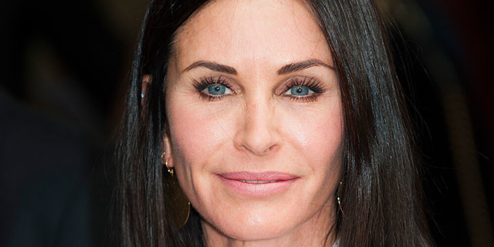 "Dažreiz tu tik ļoti centies, bet, paskatoties uz savu fotogrāfiju, saproti, ka izskatās slikti," atzīst 52 gadus vecā Kortnija Koksa.